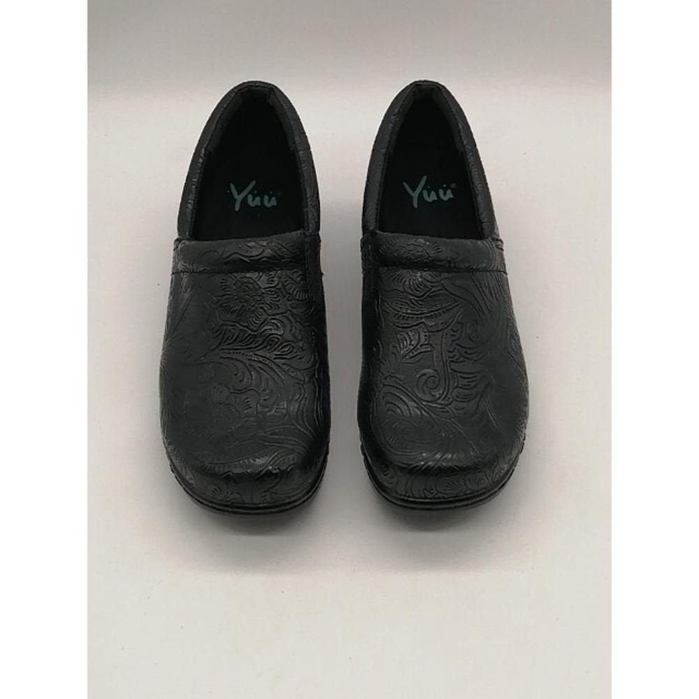 YUU Loafers Womens Bethanee Black 9.5 Clog Shoes Slip On Embossed Comfort